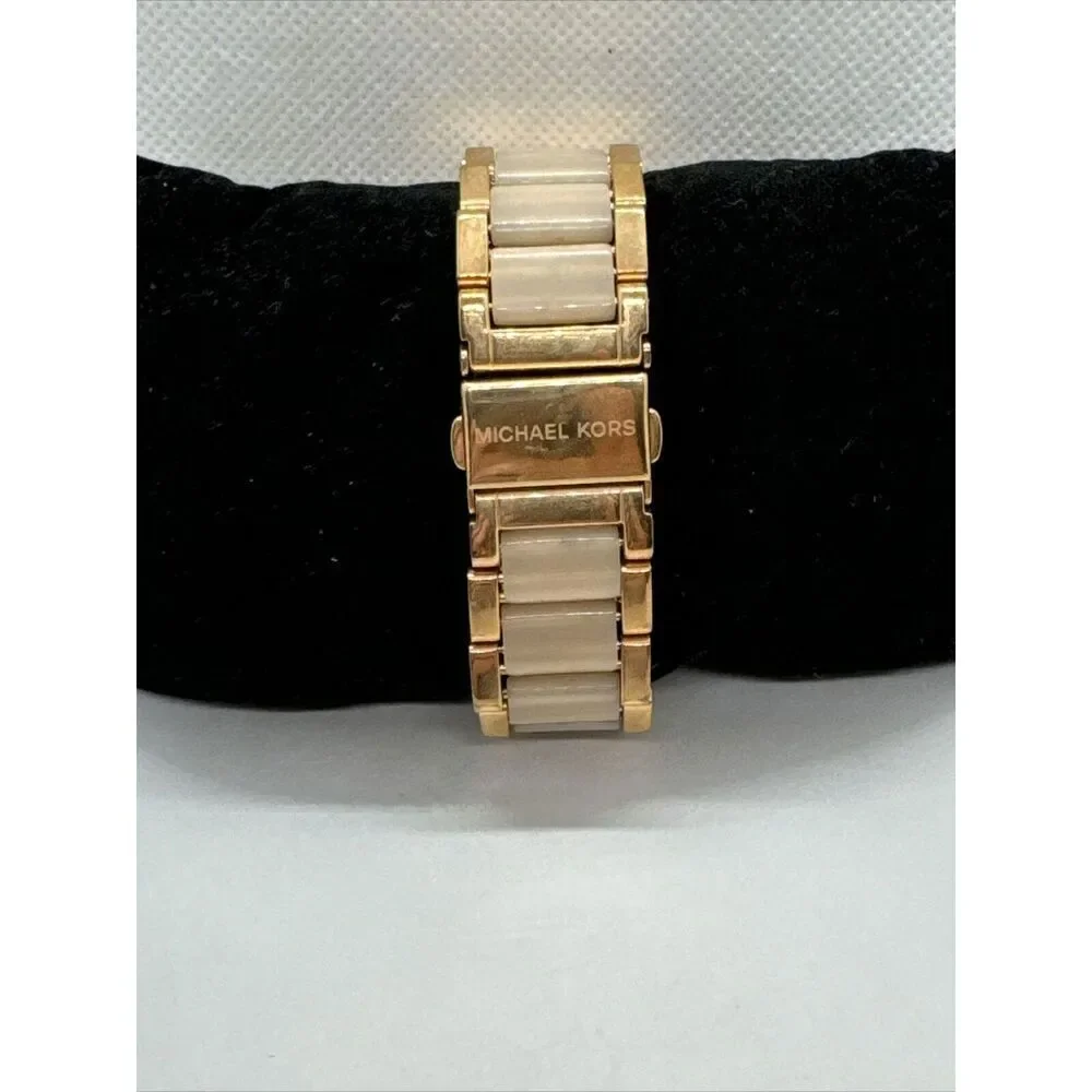 Michael Kors Parker MK5896 Women Rose Gold Analog Dial Quartz Wrist Watch JNA383